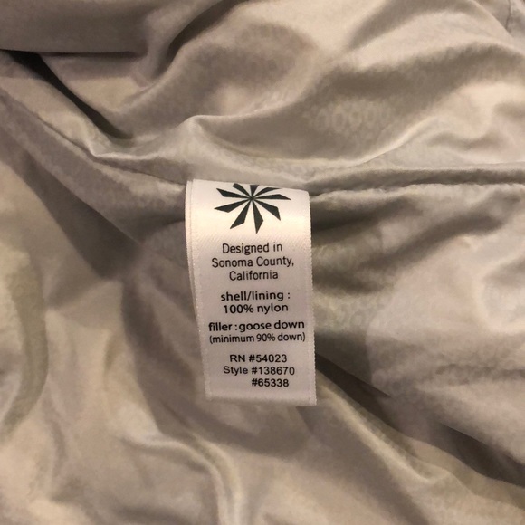 Athleta Downalicious down puffer vest - Picture 5 of 6